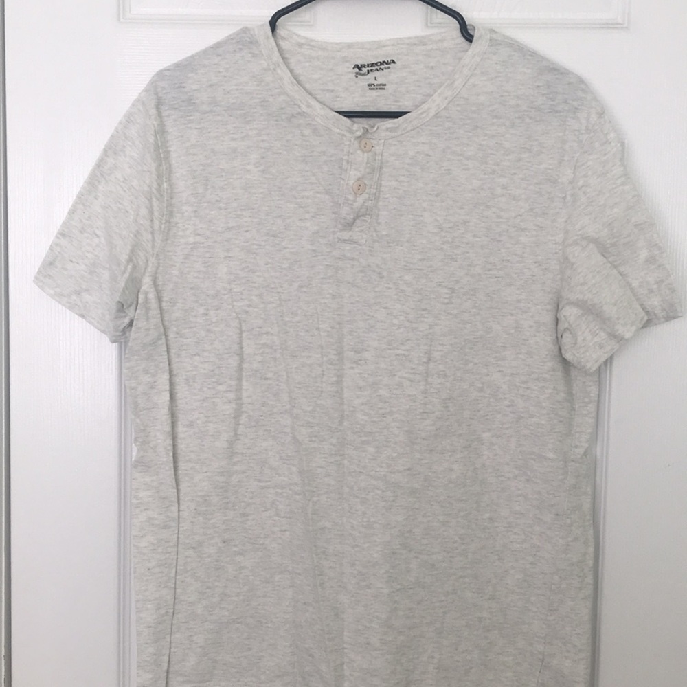 2 men’s Arizona t-shirts